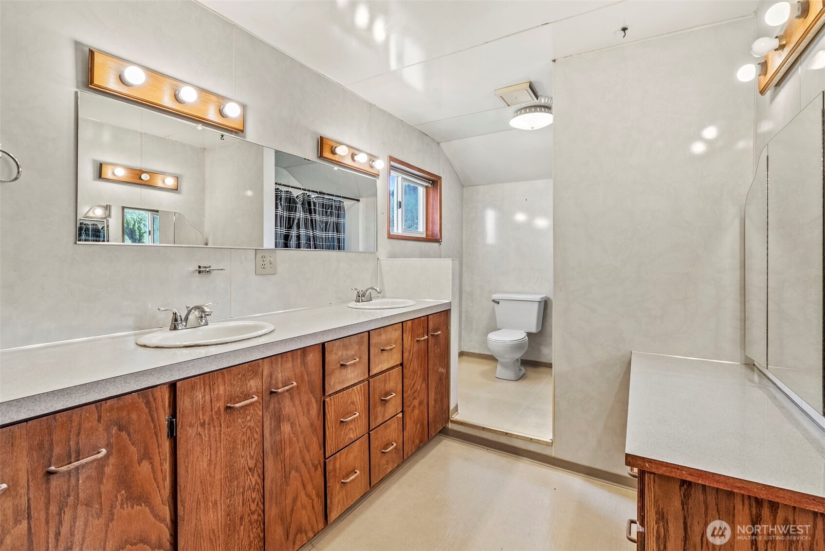Toledo, Washington, 98591, United States, 3 Bedrooms Bedrooms, ,2 BathroomsBathrooms,Residential,For Sale,1754080