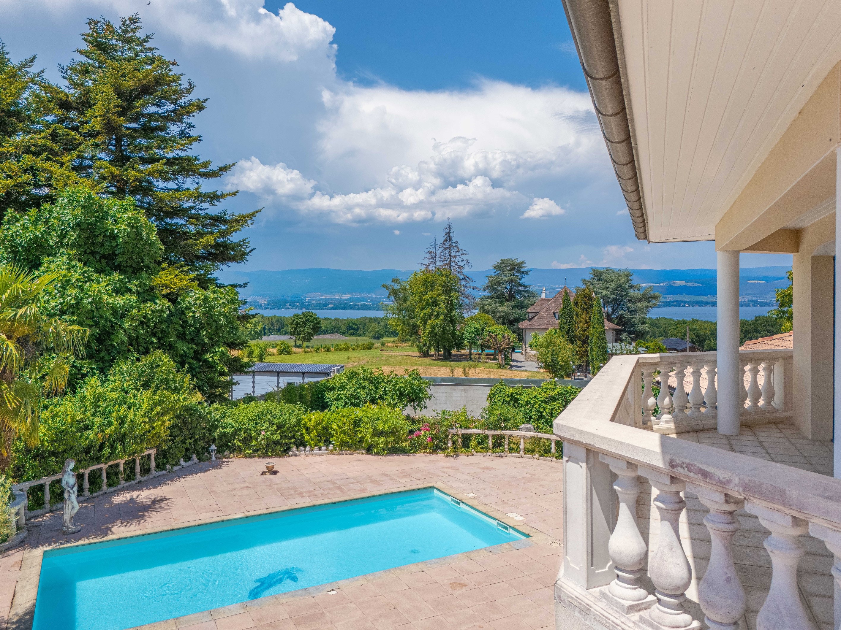  MESSERY - Villa with pool - Lake view - 物件實景