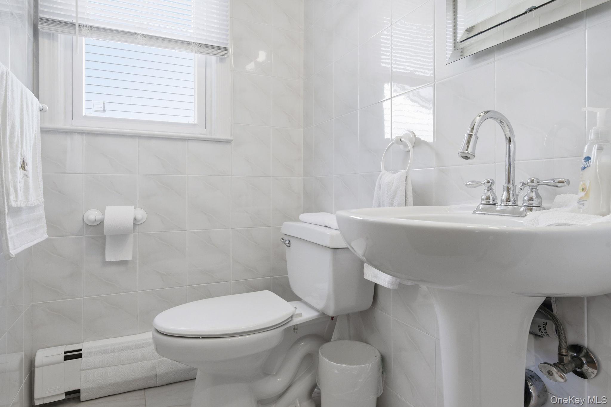  249 E 17th Street, Huntington Station, NY, 11746 - 物件實景