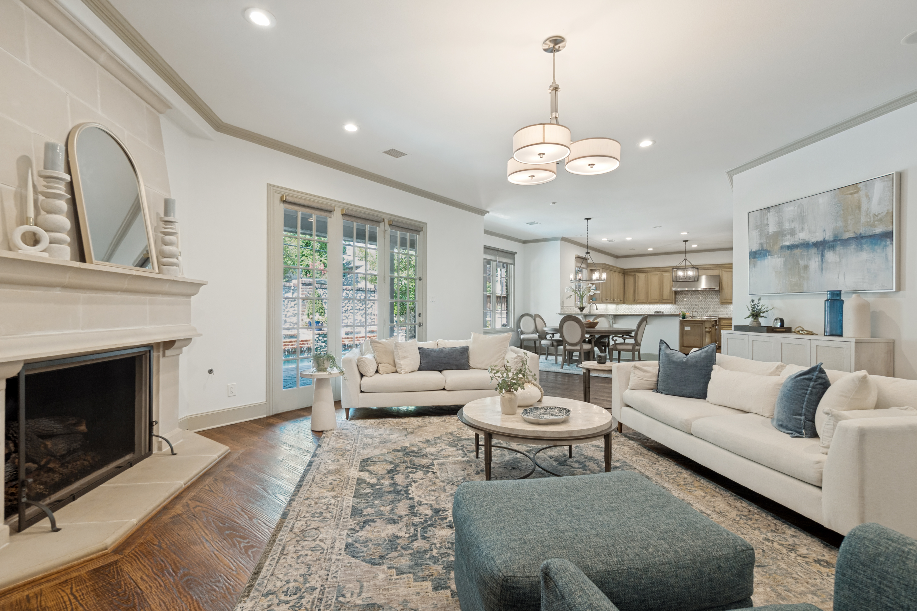  Updated European Transitional in the heart of Preston Hollow - 物件實景