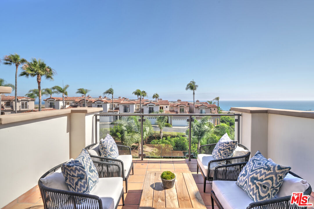 Malibu, California, 90265, United States, 2 Bedrooms Bedrooms, ,3 BathroomsBathrooms,Residential,For Sale,1902662