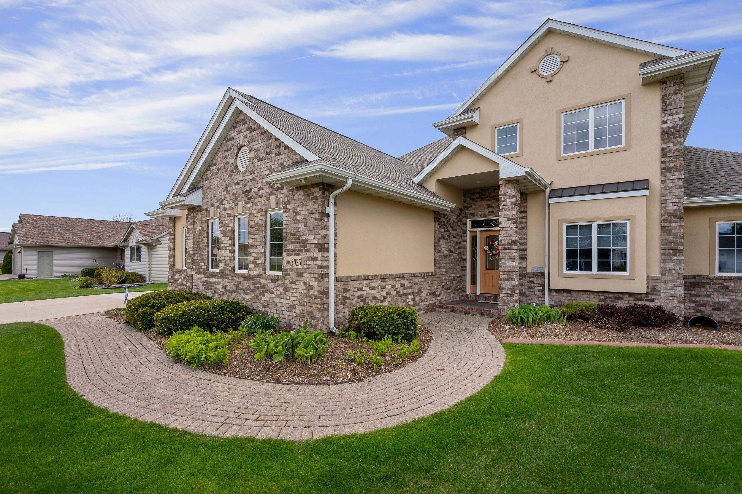 Kaukauna, Wisconsin, 54130-3934, United States, 4 Bedrooms Bedrooms, ,4 BathroomsBathrooms,Residential,For Sale,2034121