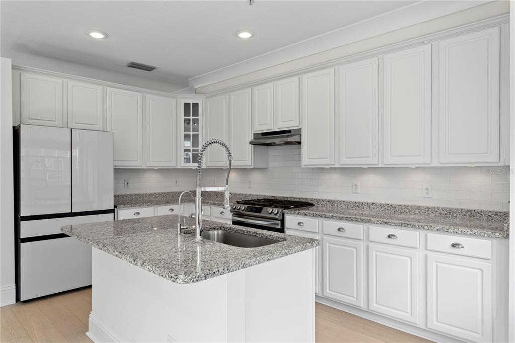 Tampa, Florida, 33602, United States, 3 Bedrooms Bedrooms, ,3 BathroomsBathrooms,Residential,For Sale,1902544