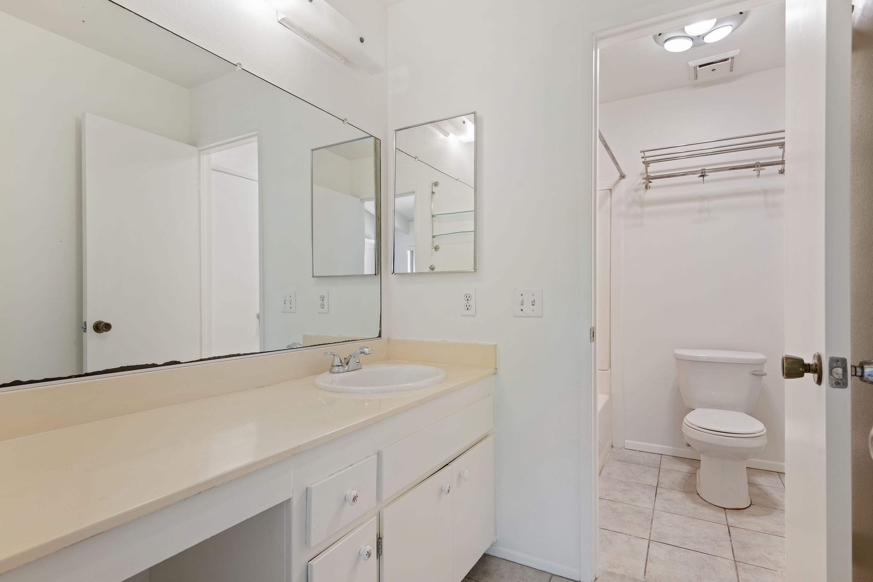  Desirable Highlands Condo - 物件實景