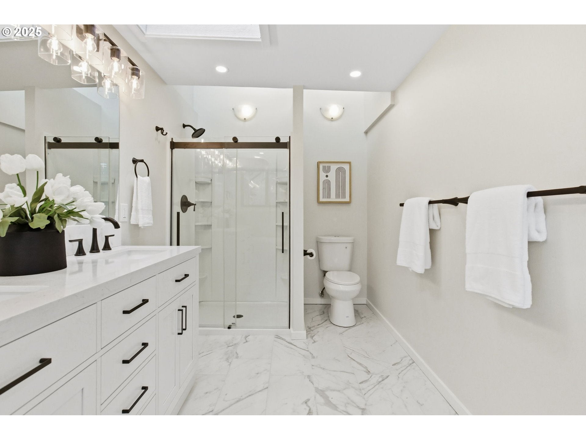 PleasantHill, Oregon, 97455, United States, 5 Bedrooms Bedrooms, ,3 BathroomsBathrooms,Residential,For Sale,1994708