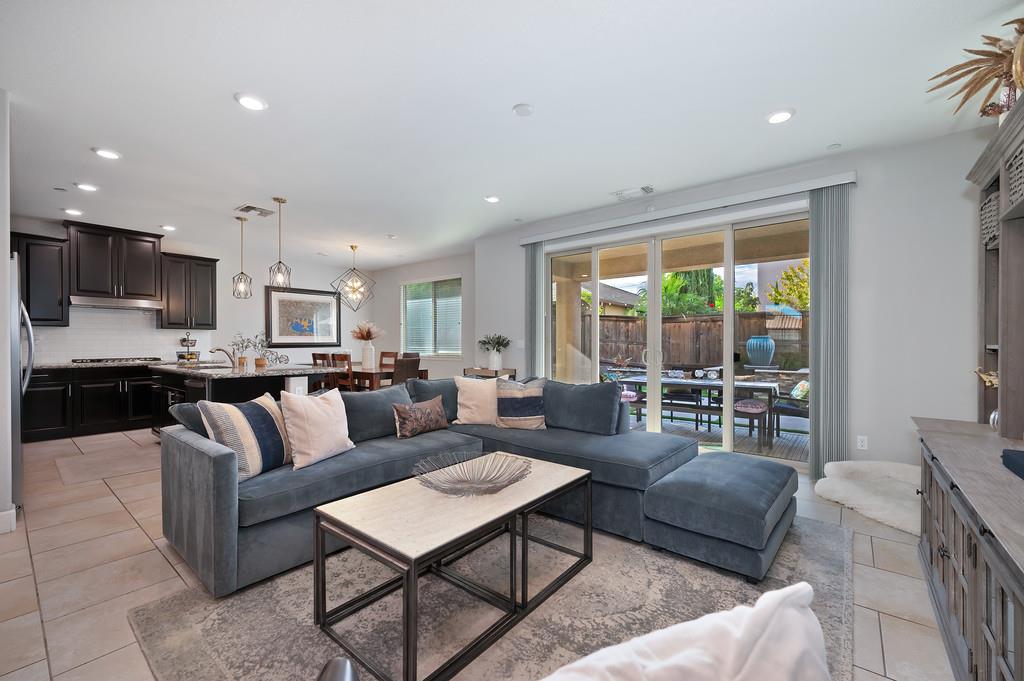 Woodland, California, 95776, United States, 3 Bedrooms Bedrooms, ,2 BathroomsBathrooms,Residential,For Sale,1989380