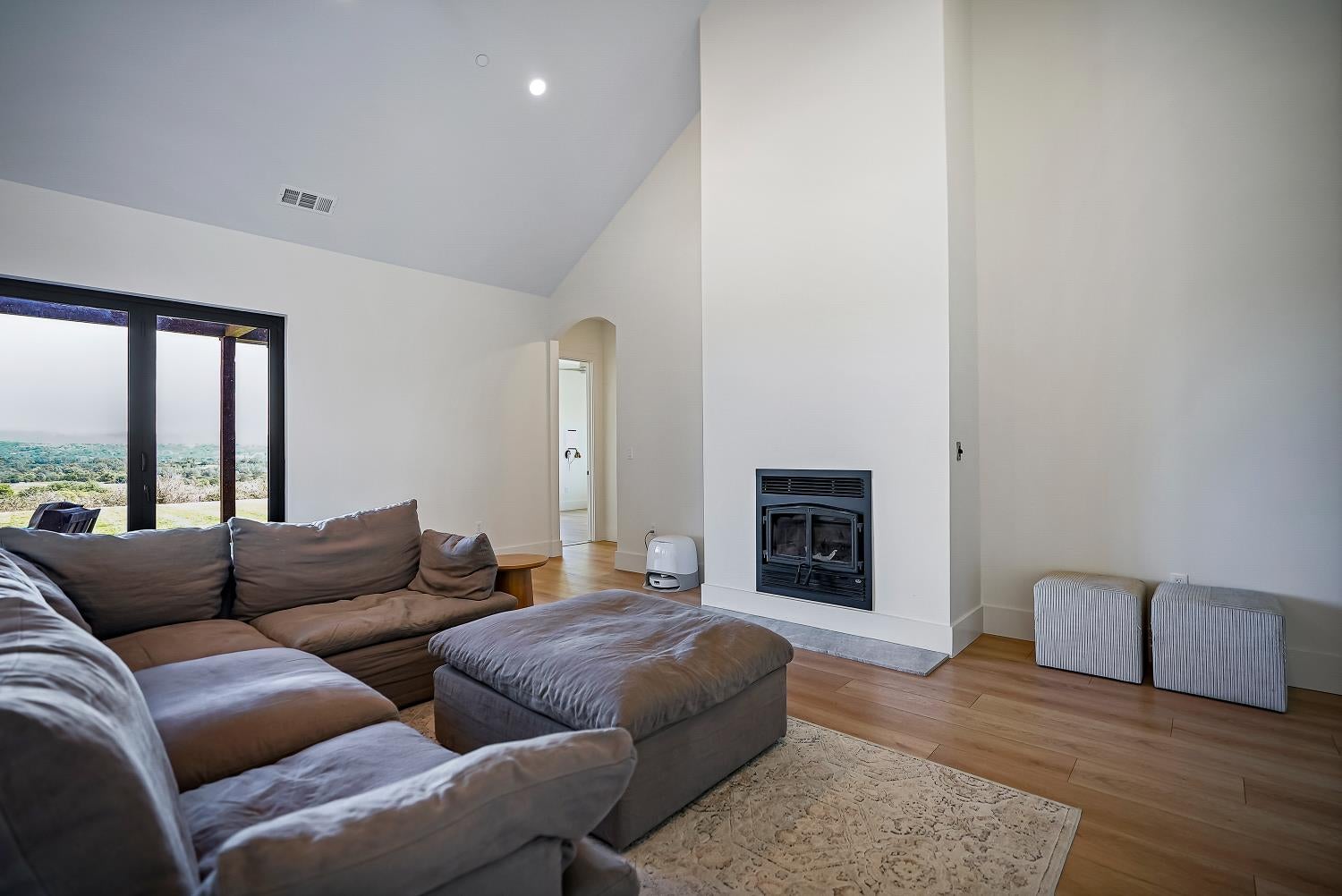 Burson, California, 95225, United States, 4 Bedrooms Bedrooms, ,4 BathroomsBathrooms,Residential,For Sale,2040271