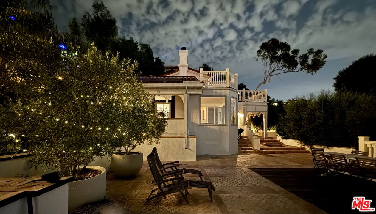 Los Angeles, California, 90068, United States, 3 Bedrooms Bedrooms, ,3 BathroomsBathrooms,Residential,For Sale,1794796