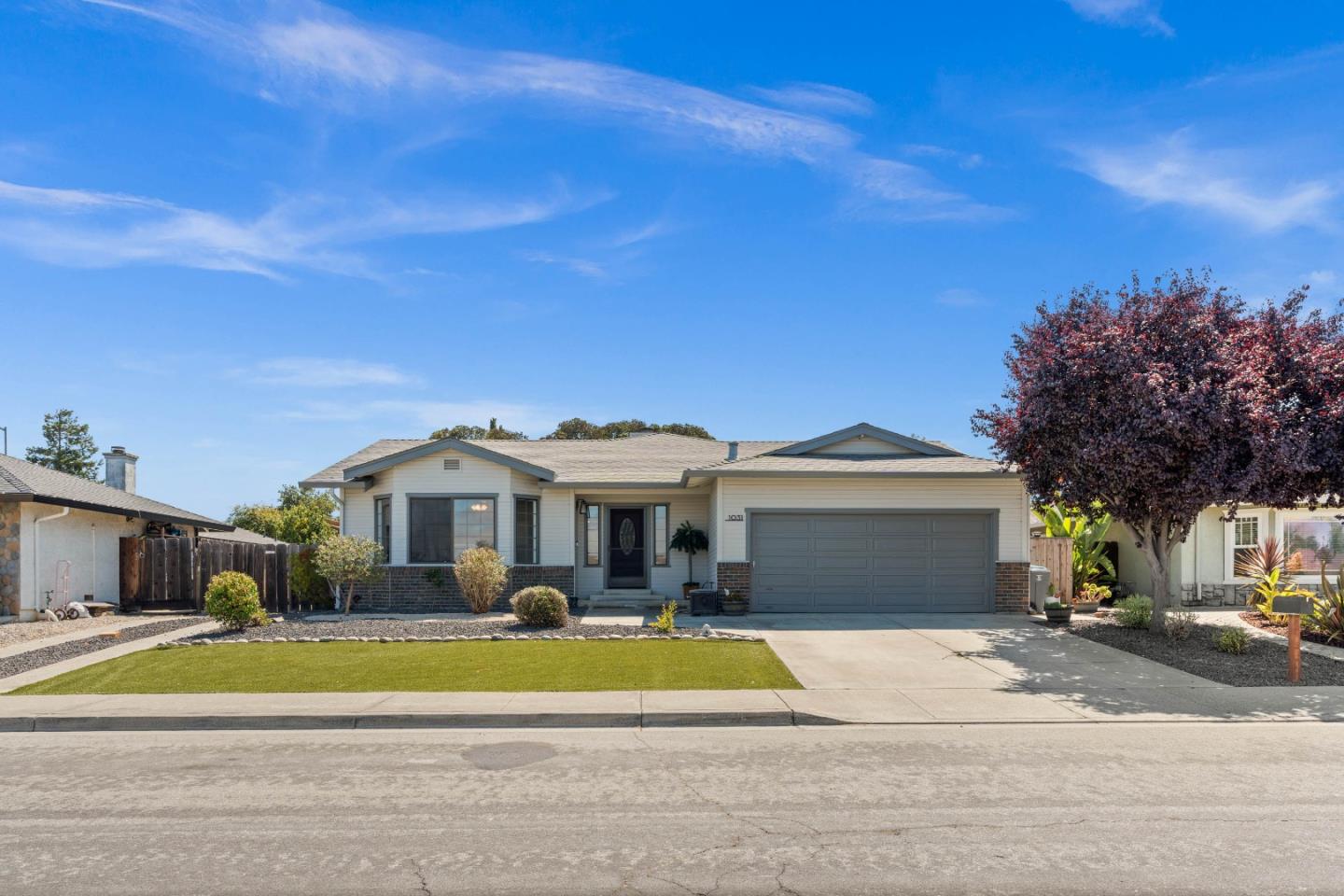 Hollister, California, 95023, United States, 3 Bedrooms Bedrooms, ,2 BathroomsBathrooms,Residential,For Sale,1903543