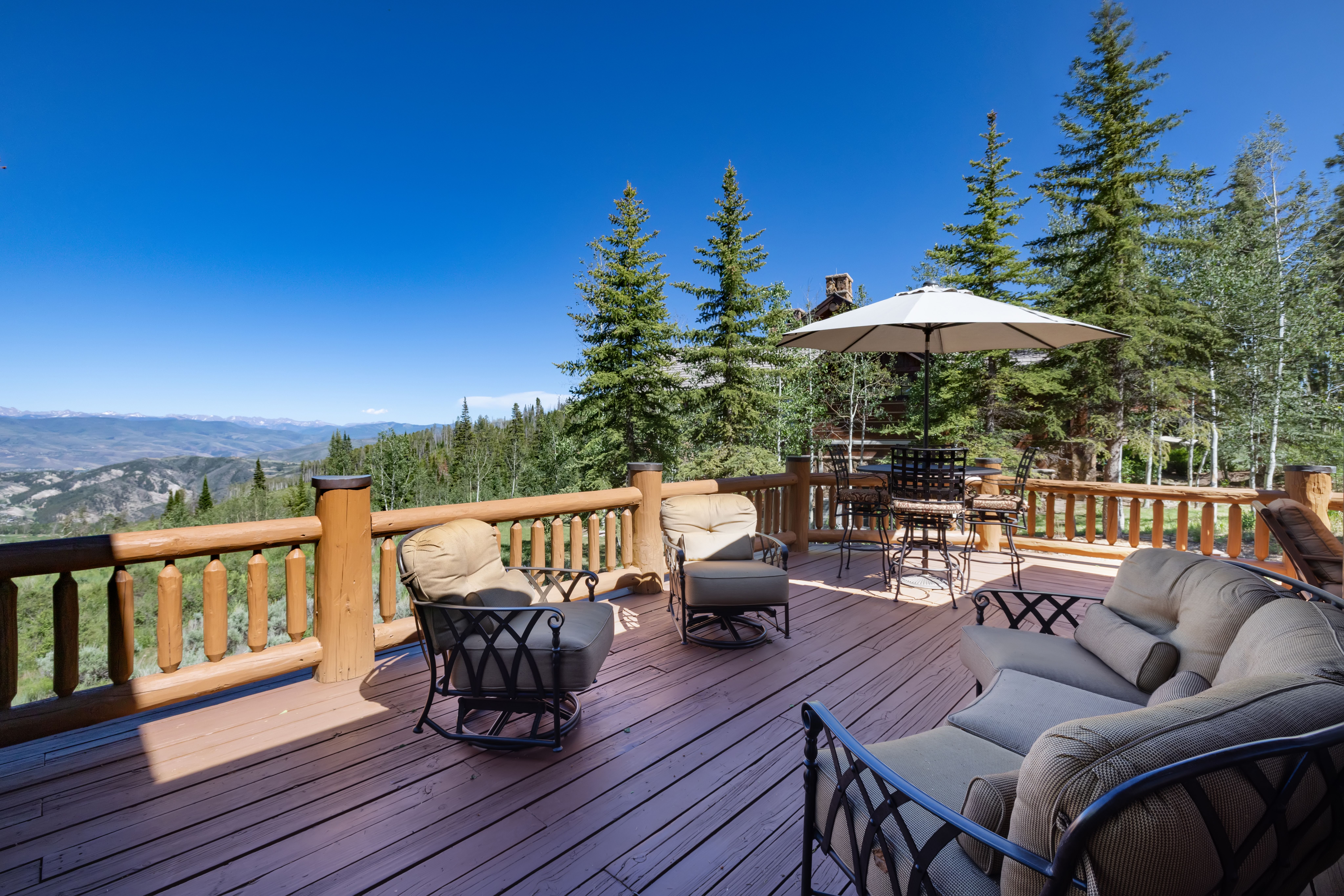  Sweeping Gore Range and Cordillera Golf Course views - 物件實景