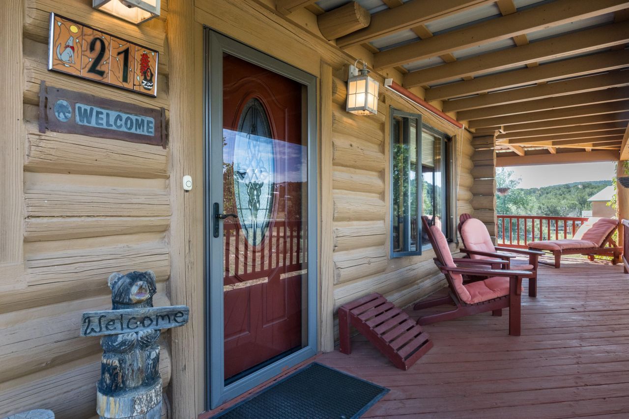 Tijeras, New Mexico, 87059, United States, 3 Bedrooms Bedrooms, ,2 BathroomsBathrooms,Residential,For Sale,1942288