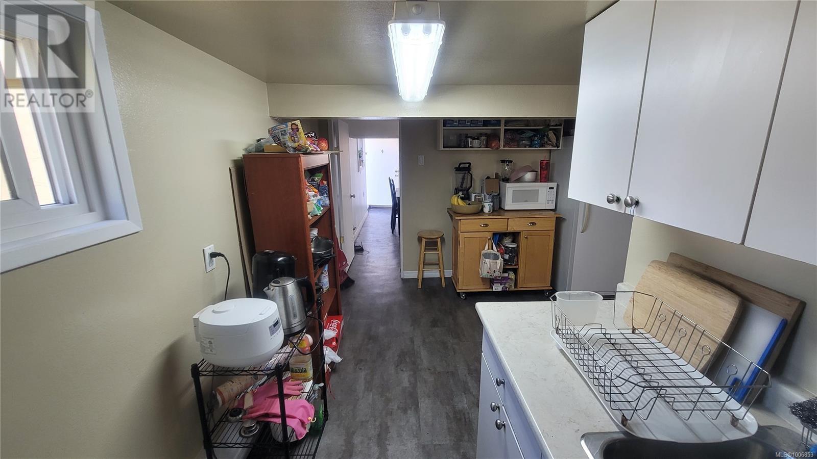 SAANICH, British Columbia, V9A 1B8, CA, 5 Bedrooms Bedrooms, ,2 BathroomsBathrooms,Residential,For Sale,1951080