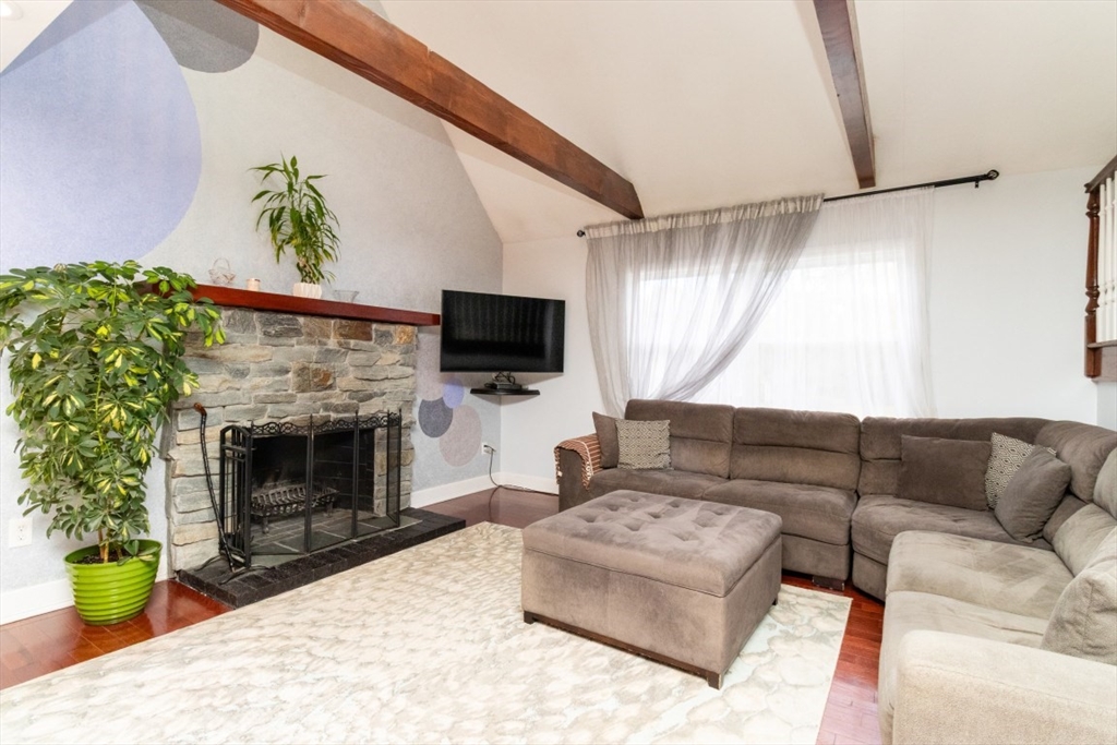 Stoughton, Massachusetts, 02072, United States, 4 Bedrooms Bedrooms, ,3 BathroomsBathrooms,Residential,For Sale,1987663