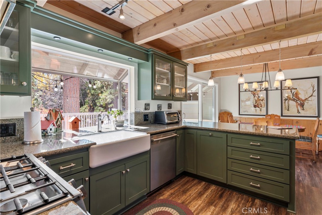 Lake Arrowhead, California, 92352, United States, 4 Bedrooms Bedrooms, ,2 BathroomsBathrooms,Residential,For Sale,2003409