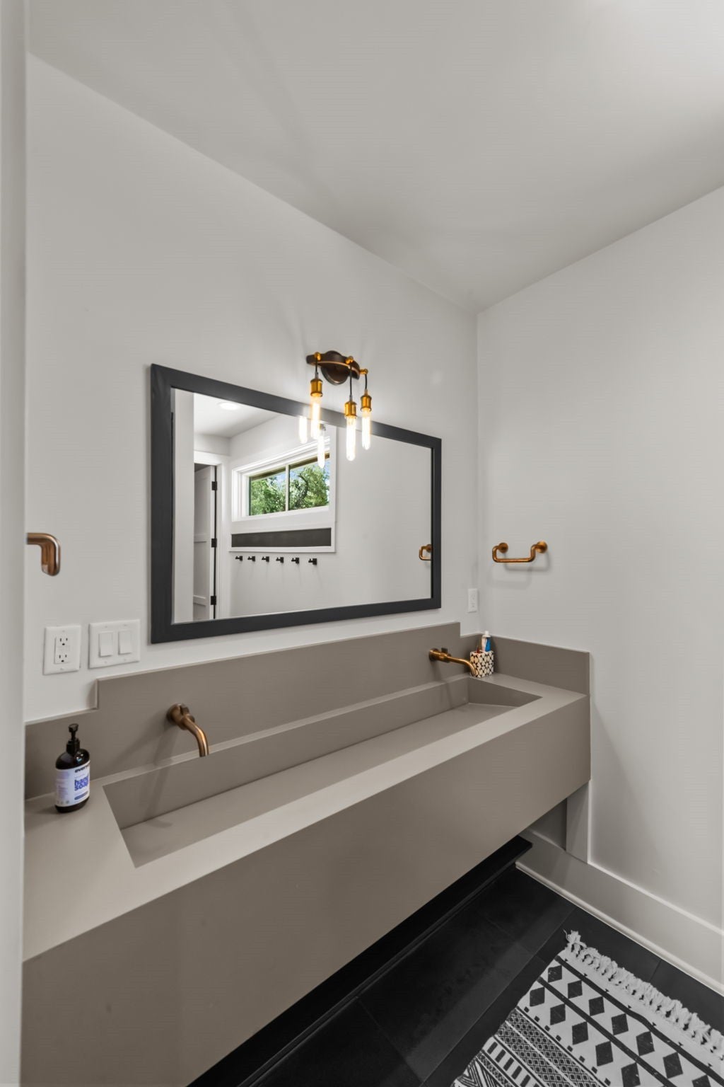 Graford, Texas, 76449, United States, 5 Bedrooms Bedrooms, ,7 BathroomsBathrooms,Residential,For Sale,1987325