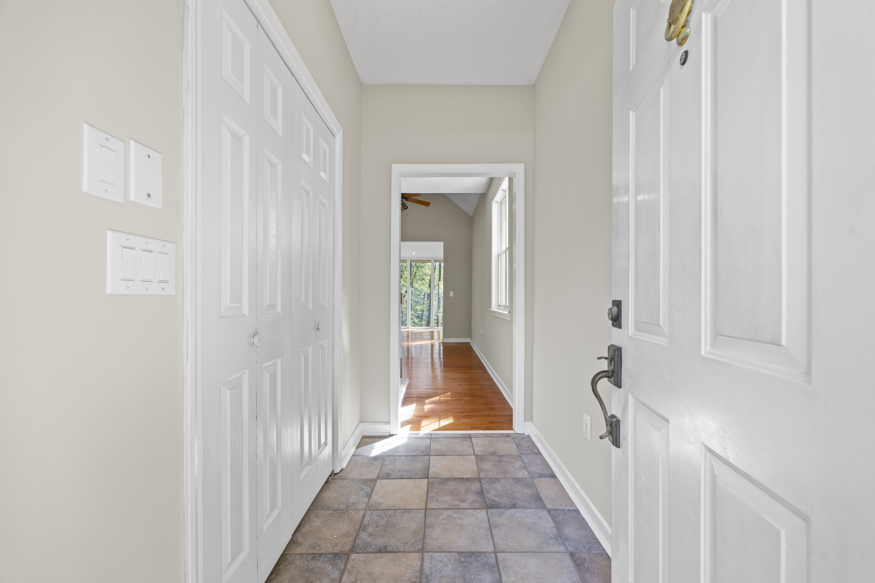 Hartwell, Georgia, 30643, United States, 4 Bedrooms Bedrooms, ,4 BathroomsBathrooms,Residential,For Sale,1906193