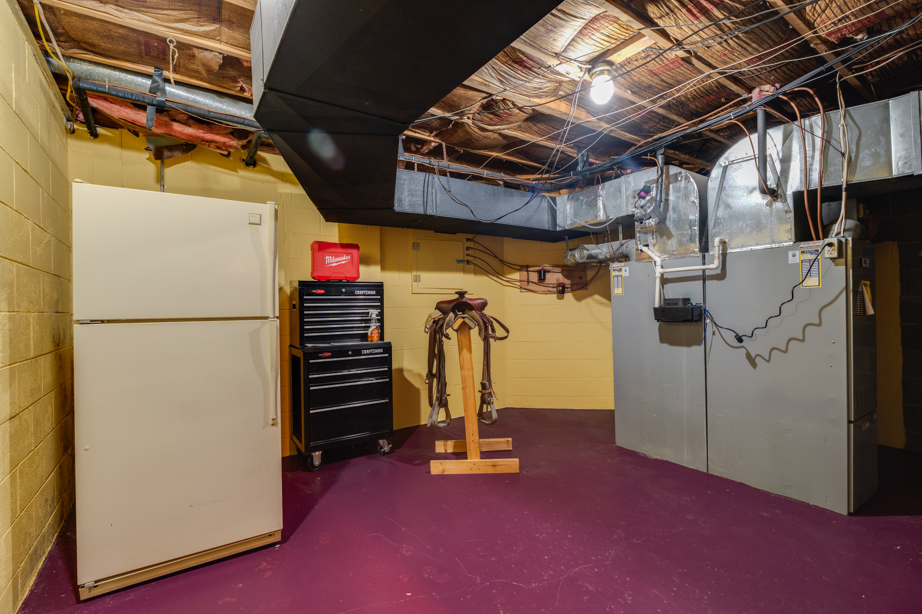  5614 Hot Springs Rd - 物件實景