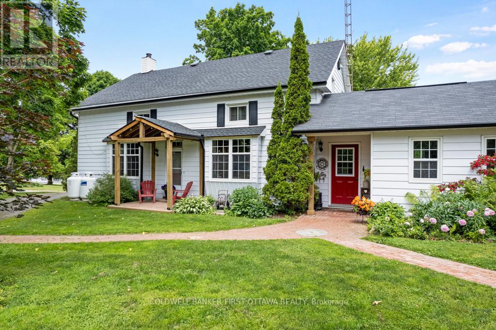 RIDEAU LAKES, Ontario, K0G 1V0, CA, 3 Bedrooms Bedrooms, ,2 BathroomsBathrooms,Residential,For Sale,1947038