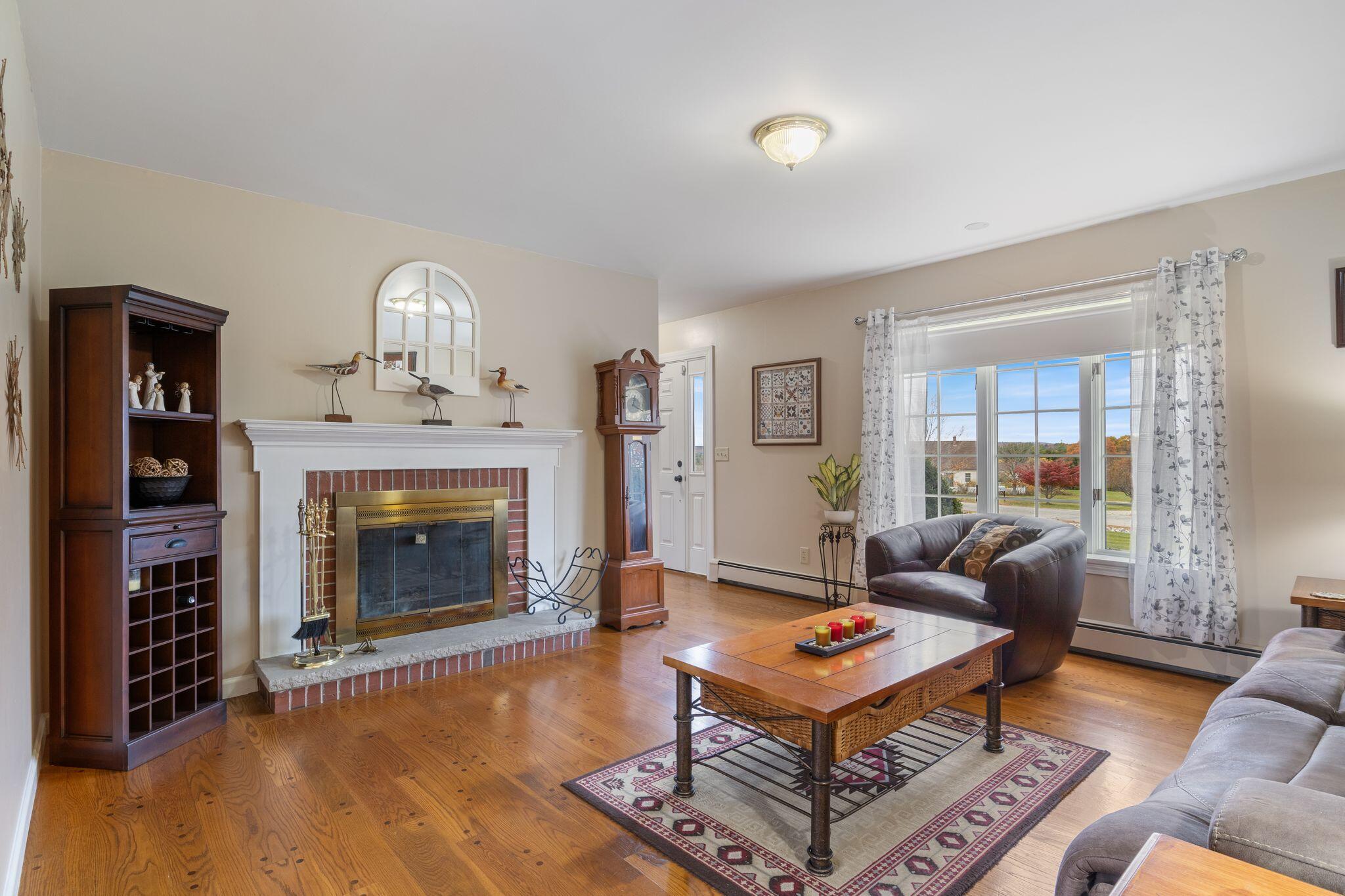 Sanford, Maine, 04083, United States, 3 Bedrooms Bedrooms, ,2 BathroomsBathrooms,Residential,For Sale,1987939