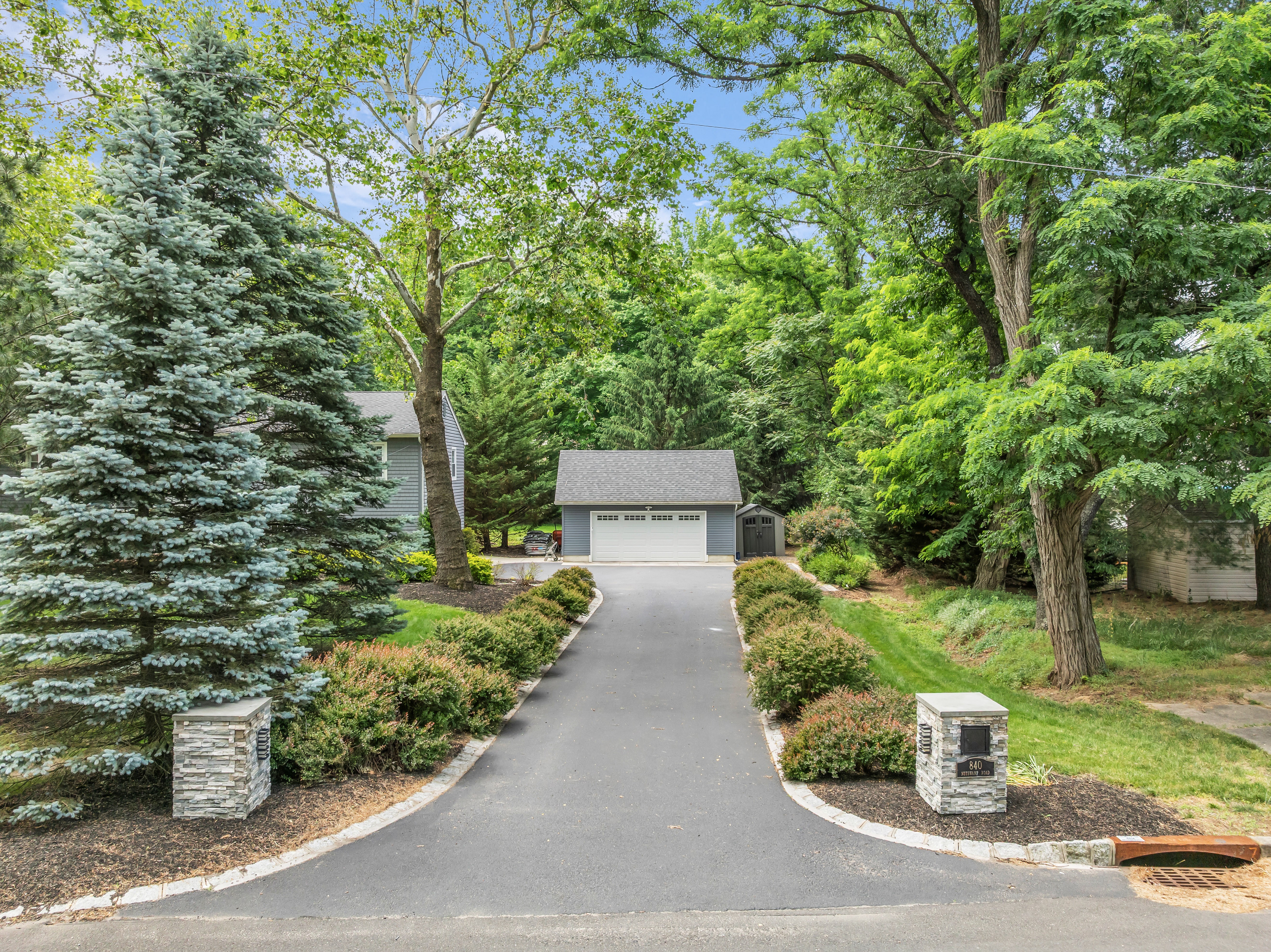  Beautiful Updated Bi-Level Home - 840 Nutswamp Road, Red Bank - 物件實景