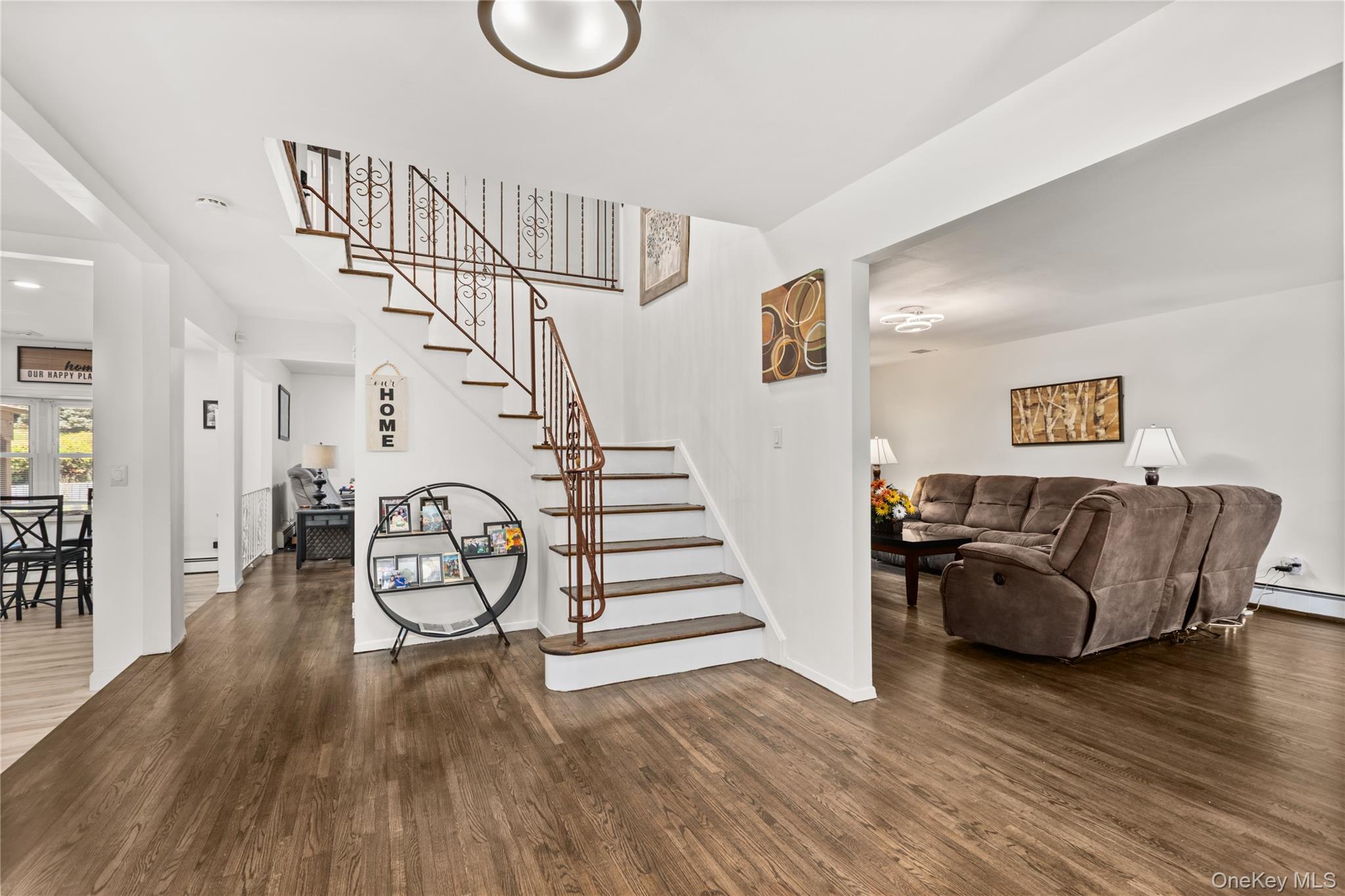Smithtown, New York, 11787, United States, 4 Bedrooms Bedrooms, ,3 BathroomsBathrooms,Residential,For Sale,1907417