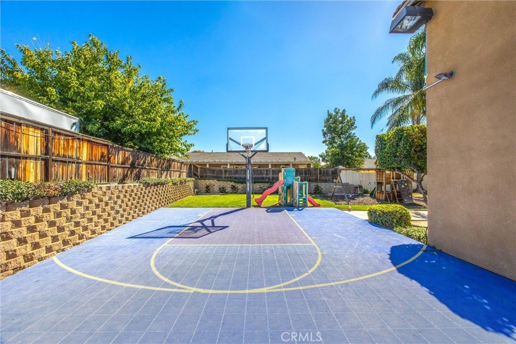 Highland, California, 92346, United States, 5 Bedrooms Bedrooms, ,5 BathroomsBathrooms,Residential,For Sale,1989882