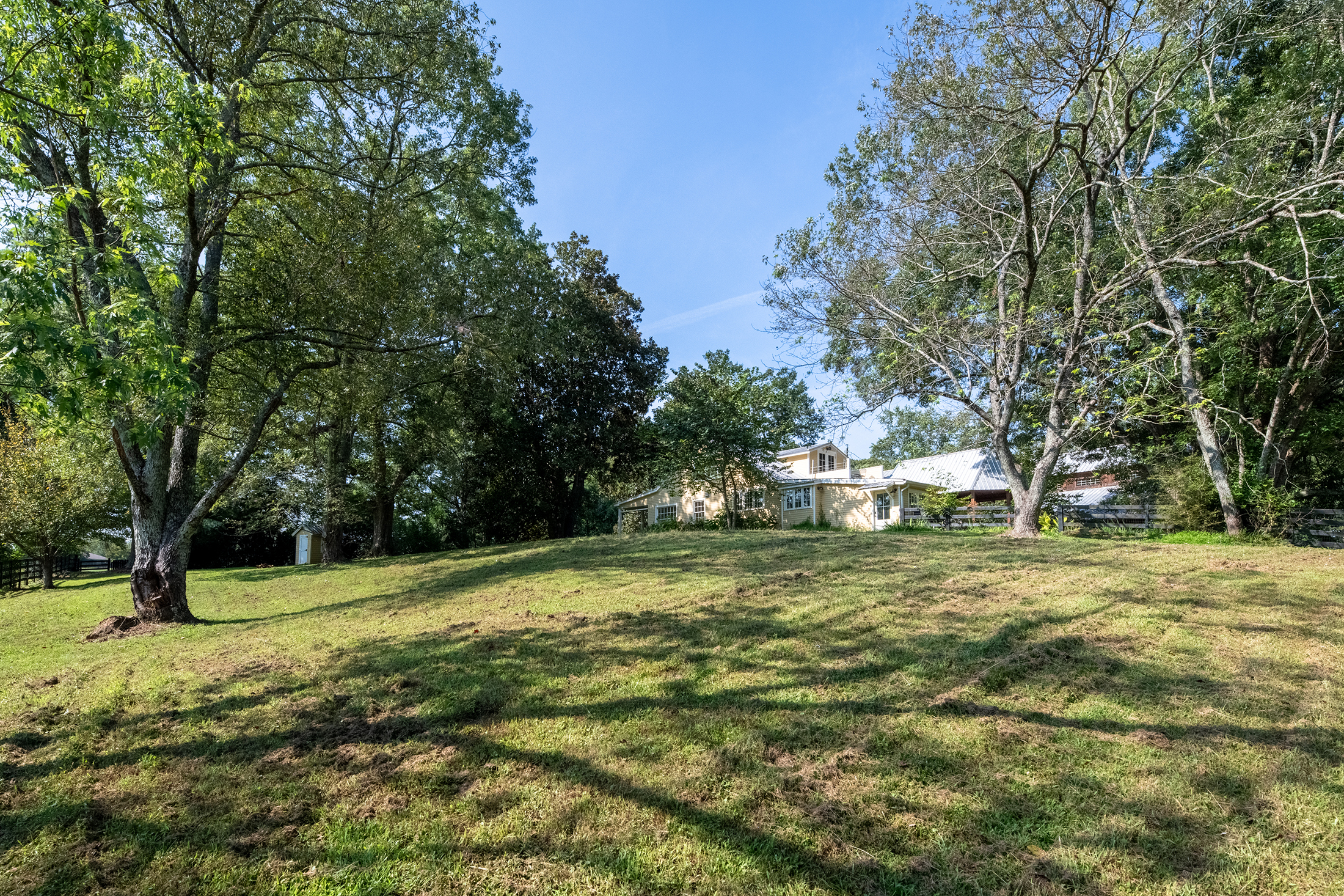  A Timeless Farmhouse Retreat on 7.3 Acres in Milton near Birmingham Crossroads - 物件實景