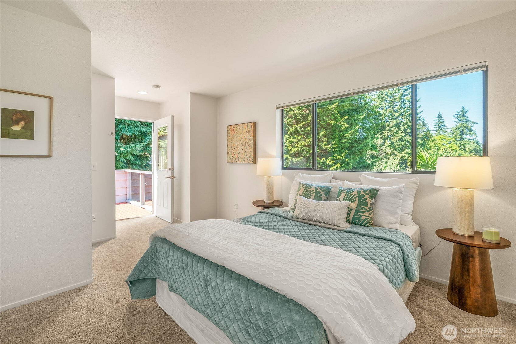 Kirkland, Washington, 98033, United States, 3 Bedrooms Bedrooms, ,2 BathroomsBathrooms,Residential,For Sale,1988237