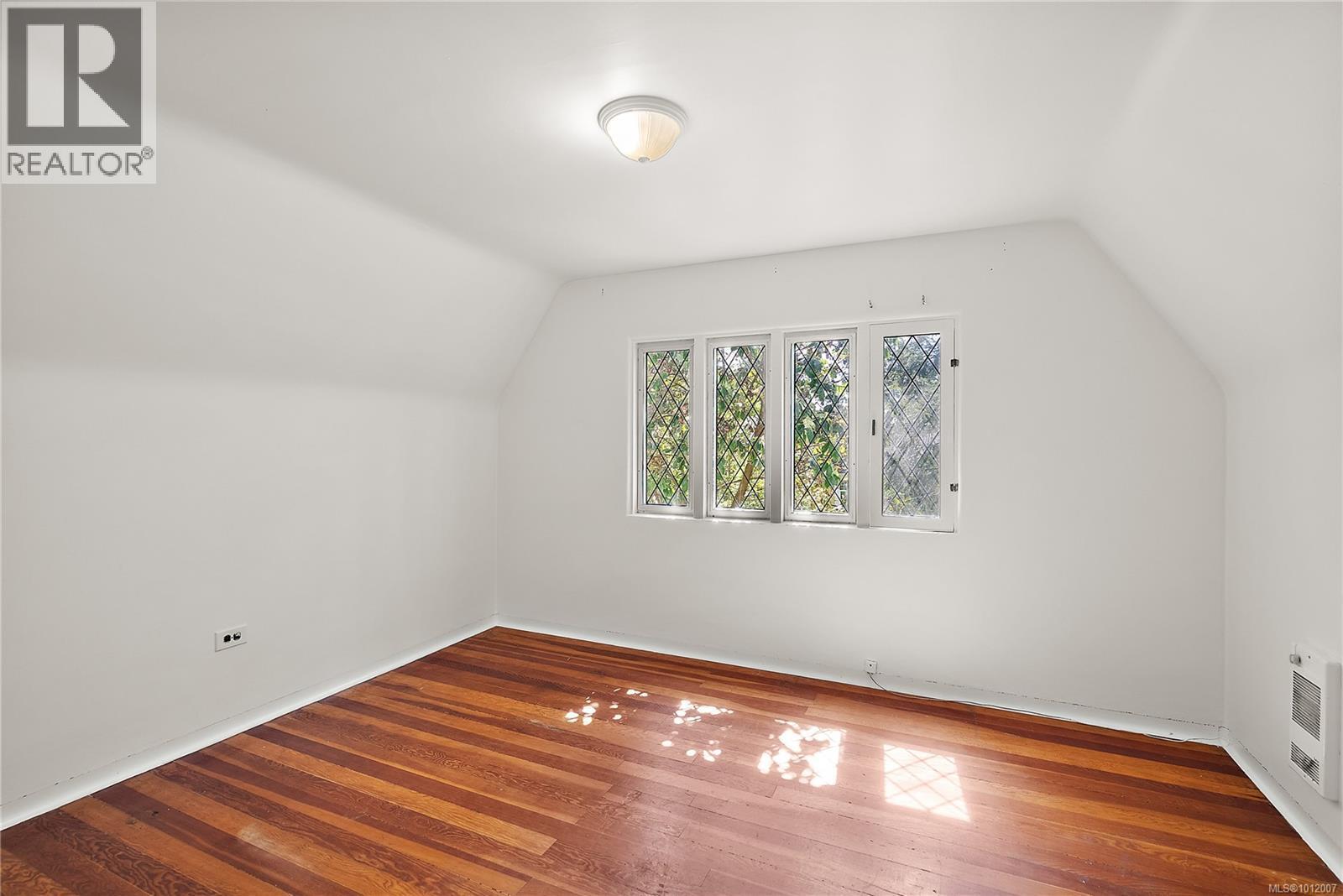 SAANICH, British Columbia, V9A 2R8, CA, 6 Bedrooms Bedrooms, ,3 BathroomsBathrooms,Residential,For Sale,1948762