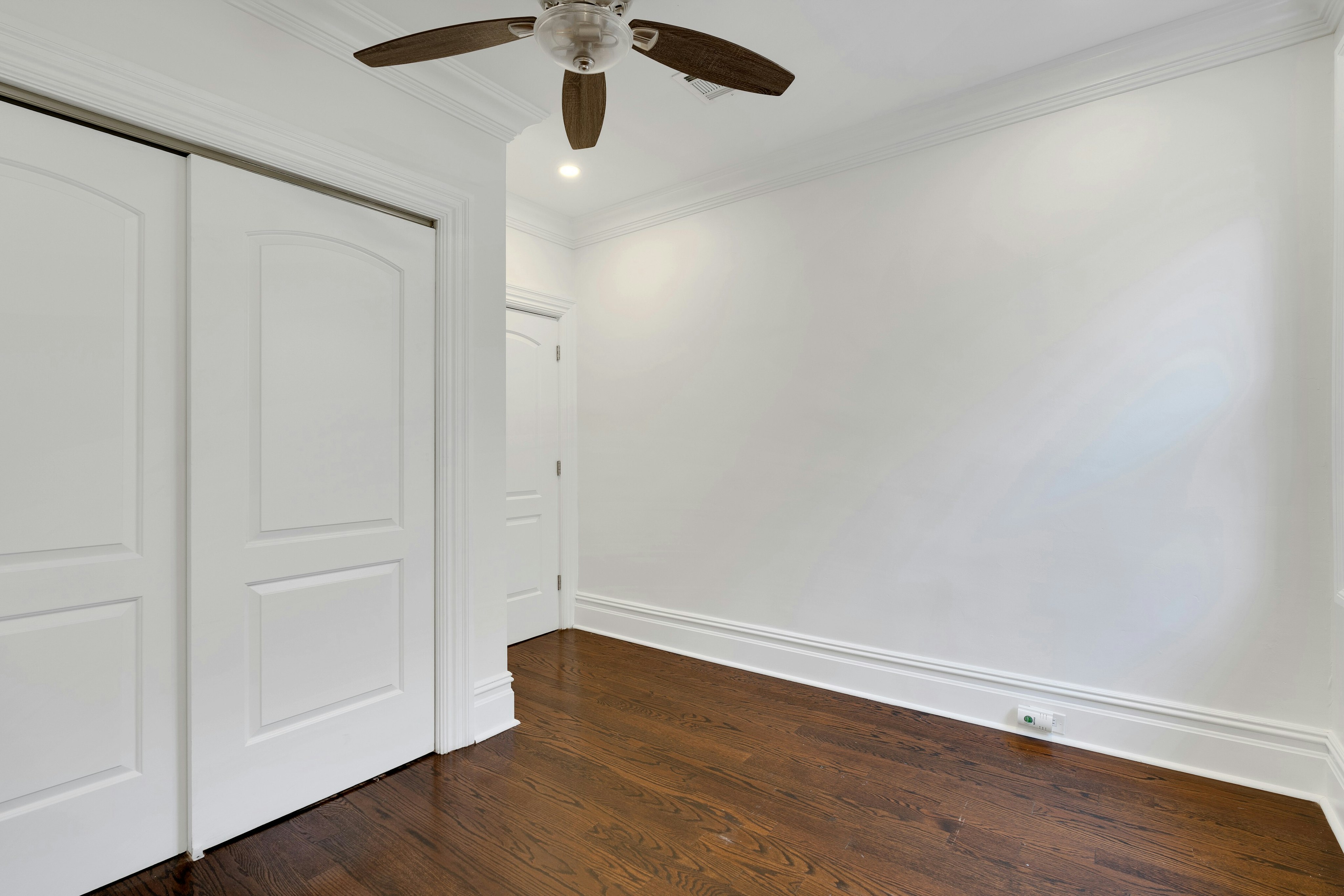  8128 Kennedy Blvd, North Bergen, NJ 07047 - 物件實景