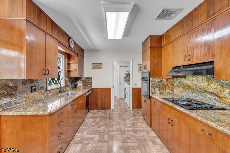 Raritan Twp., New Jersey, 08822, United States, 3 Bedrooms Bedrooms, ,2 BathroomsBathrooms,Residential,For Sale,1951157