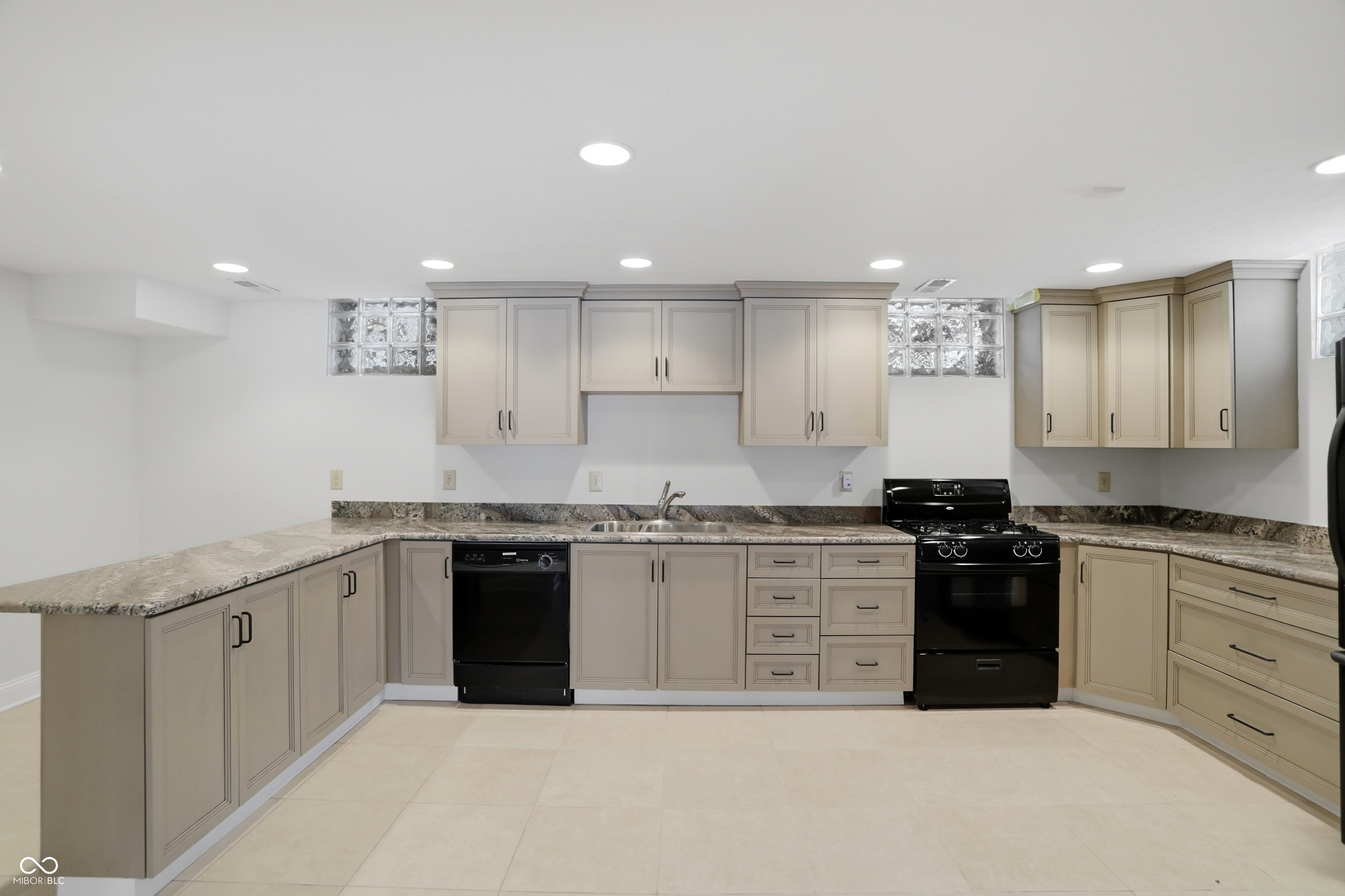 Indianapolis, Indiana, 46256, United States, 6 Bedrooms Bedrooms, ,10 BathroomsBathrooms,Residential,For Sale,2016946