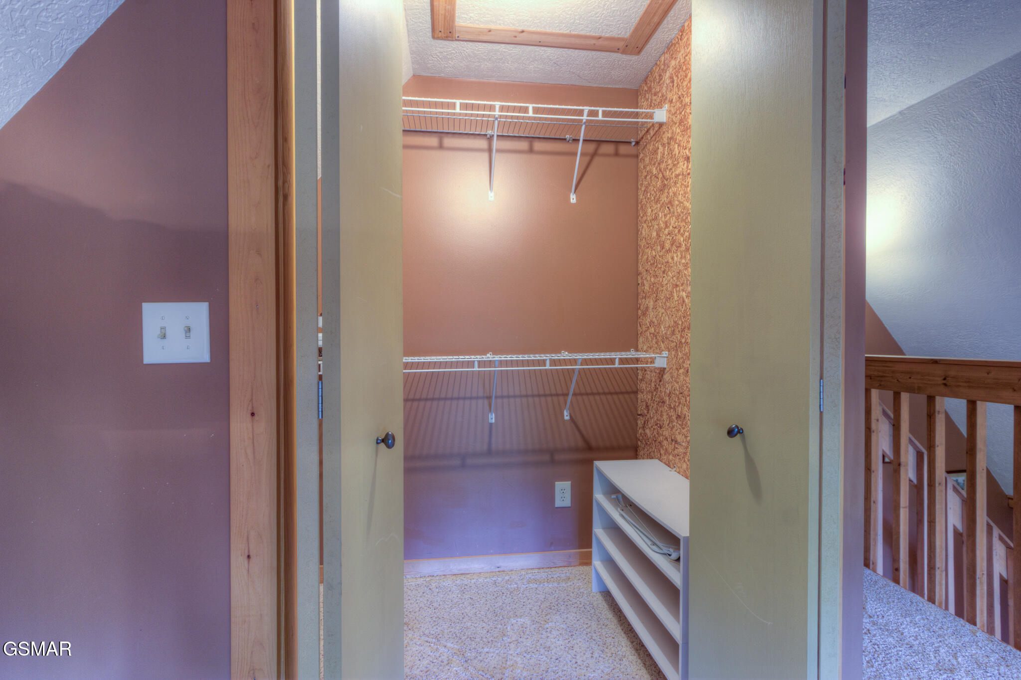 Gatlinburg, Tennessee, 37738, United States, 3 Bedrooms Bedrooms, ,4 BathroomsBathrooms,Residential,For Sale,1979752