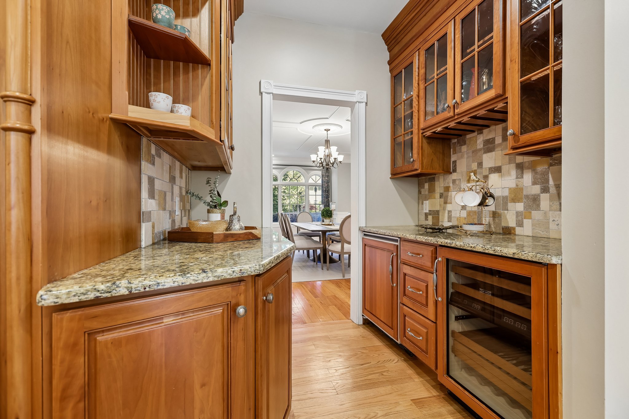  Stunning Belle Mead Estate with Private Theater, Gym, and Designer Finishes - 物件實景