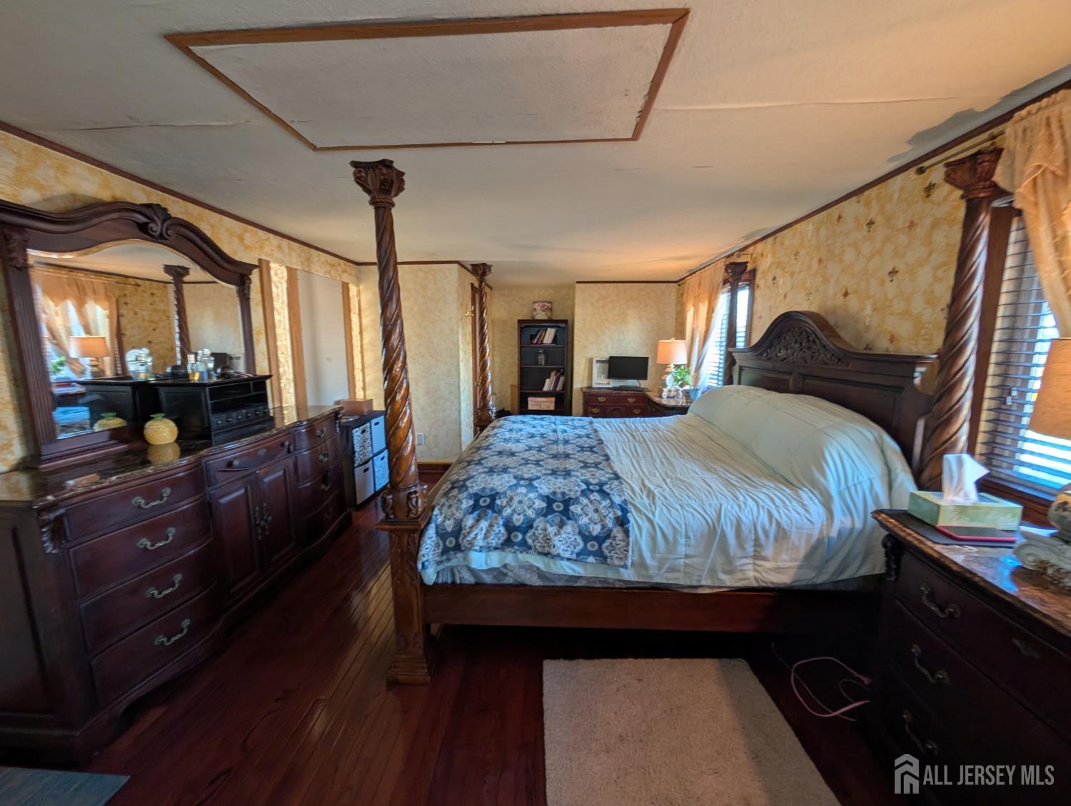 Old Bridge, New Jersey, 08857, United States, 3 Bedrooms Bedrooms, ,2 BathroomsBathrooms,Residential,For Sale,1849014