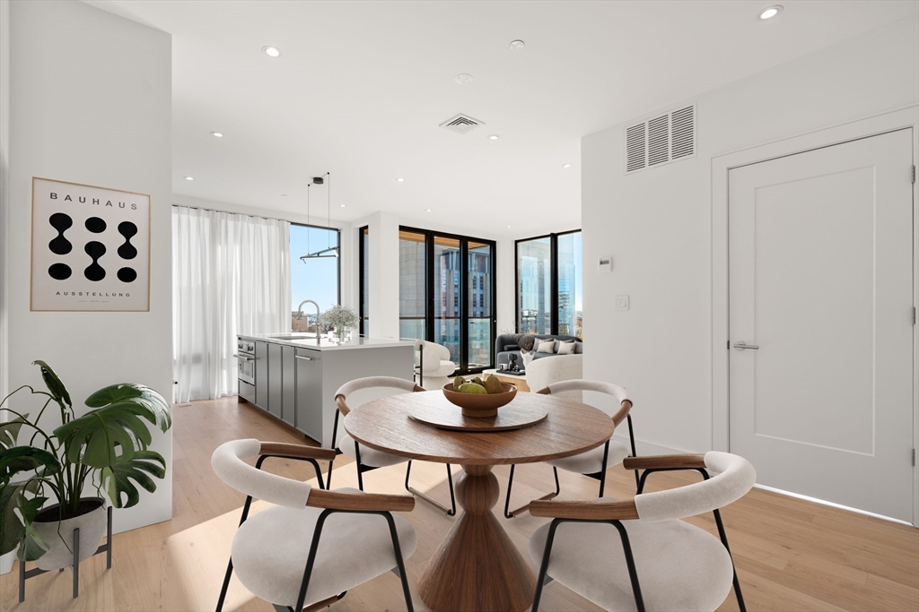 Boston, Massachusetts, 02118, United States, 2 Bedrooms Bedrooms, ,2 BathroomsBathrooms,Residential,For Sale,1988365