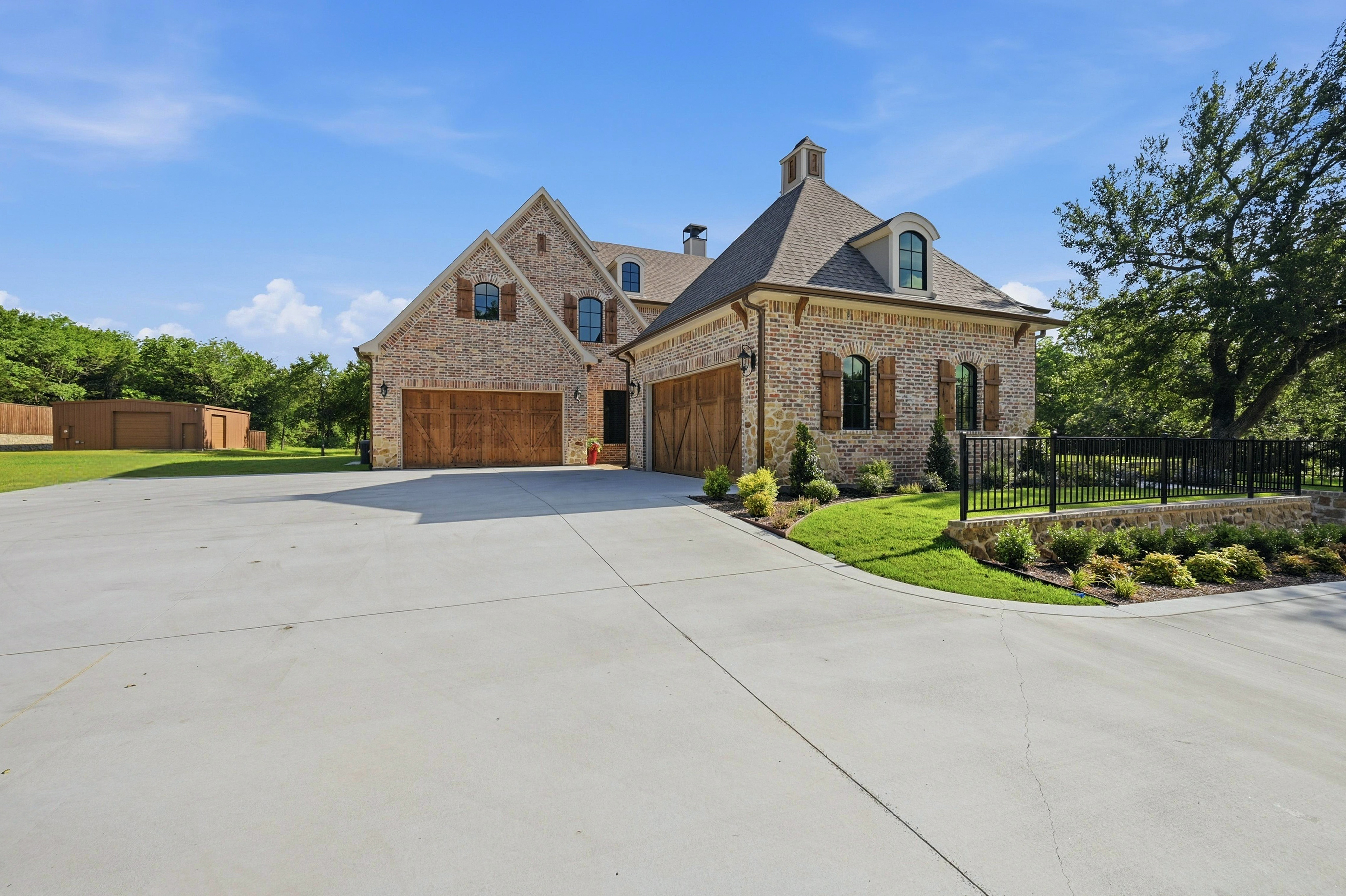 Sherman, Texas, 75092, United States, 4 Bedrooms Bedrooms, ,5 BathroomsBathrooms,Residential,For Sale,2027356