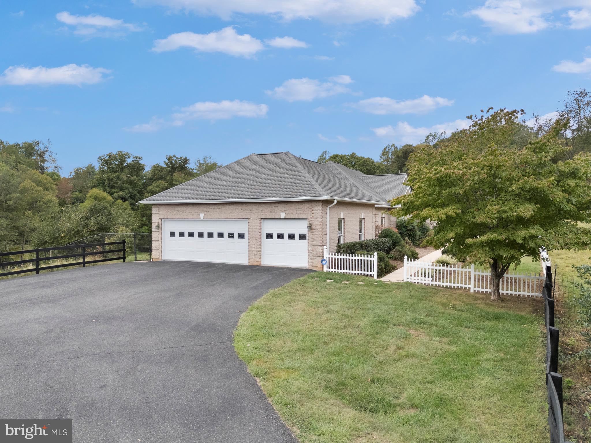 Reva, Virginia, 22735, United States, 4 Bedrooms Bedrooms, ,4 BathroomsBathrooms,Residential,For Sale,1983149