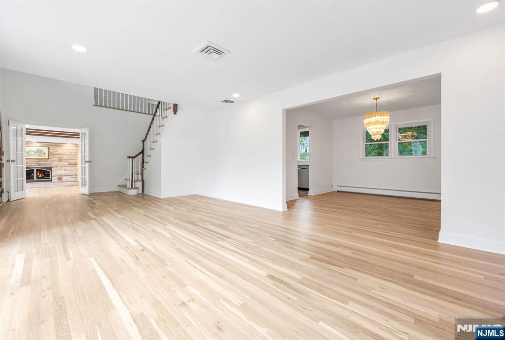 Wyckoff, New Jersey, 07481, United States, 5 Bedrooms Bedrooms, ,5 BathroomsBathrooms,Residential,For Sale,1951013