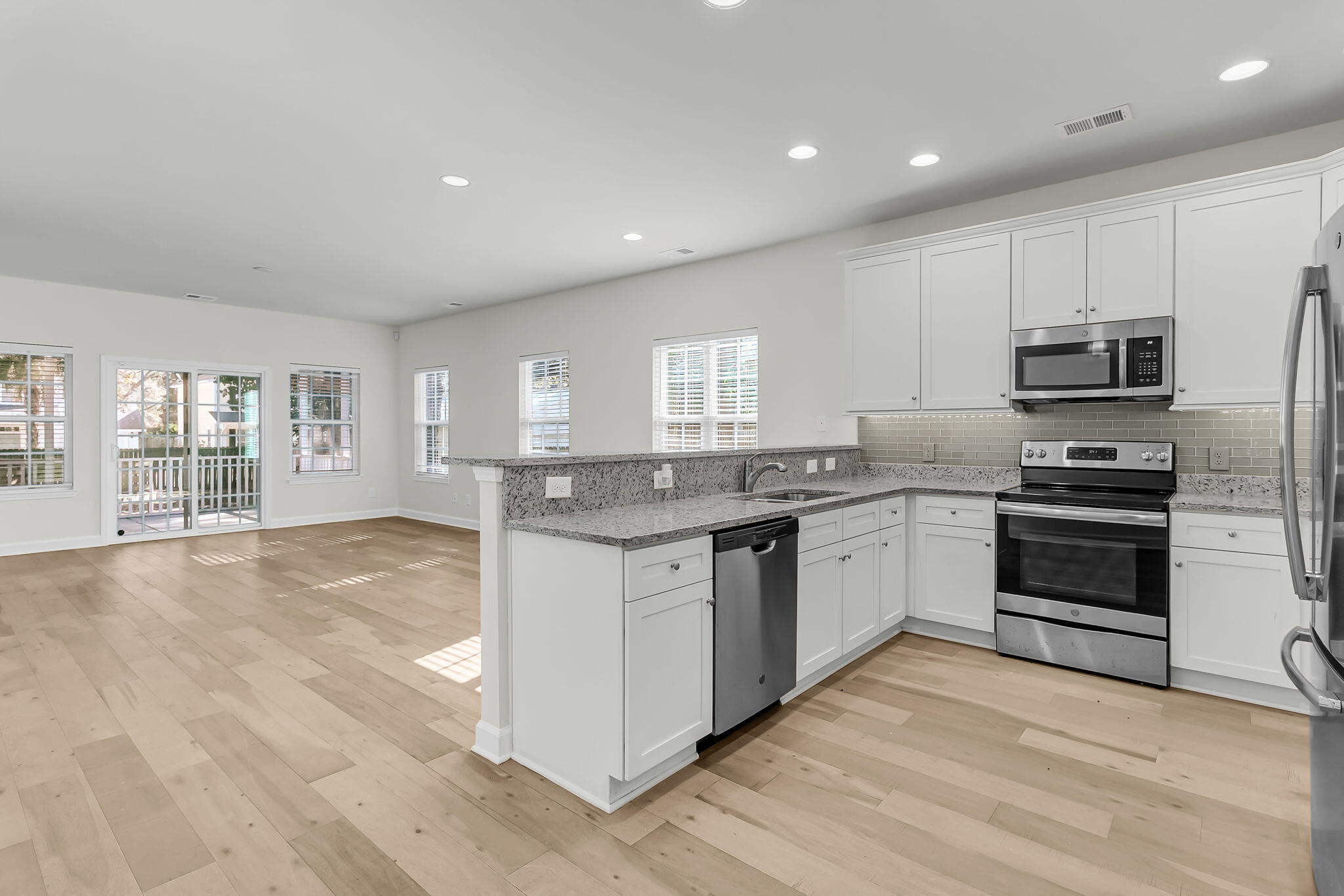 Charleston, South Carolina, 29407, United States, 3 Bedrooms Bedrooms, ,2 BathroomsBathrooms,Residential,For Sale,2005181