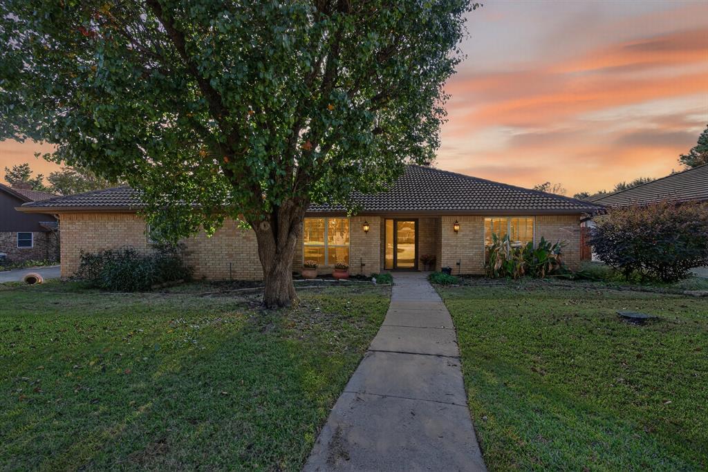Trophy Club, Texas, 76262, United States, 4 Bedrooms Bedrooms, ,3 BathroomsBathrooms,Residential,For Sale,1992869