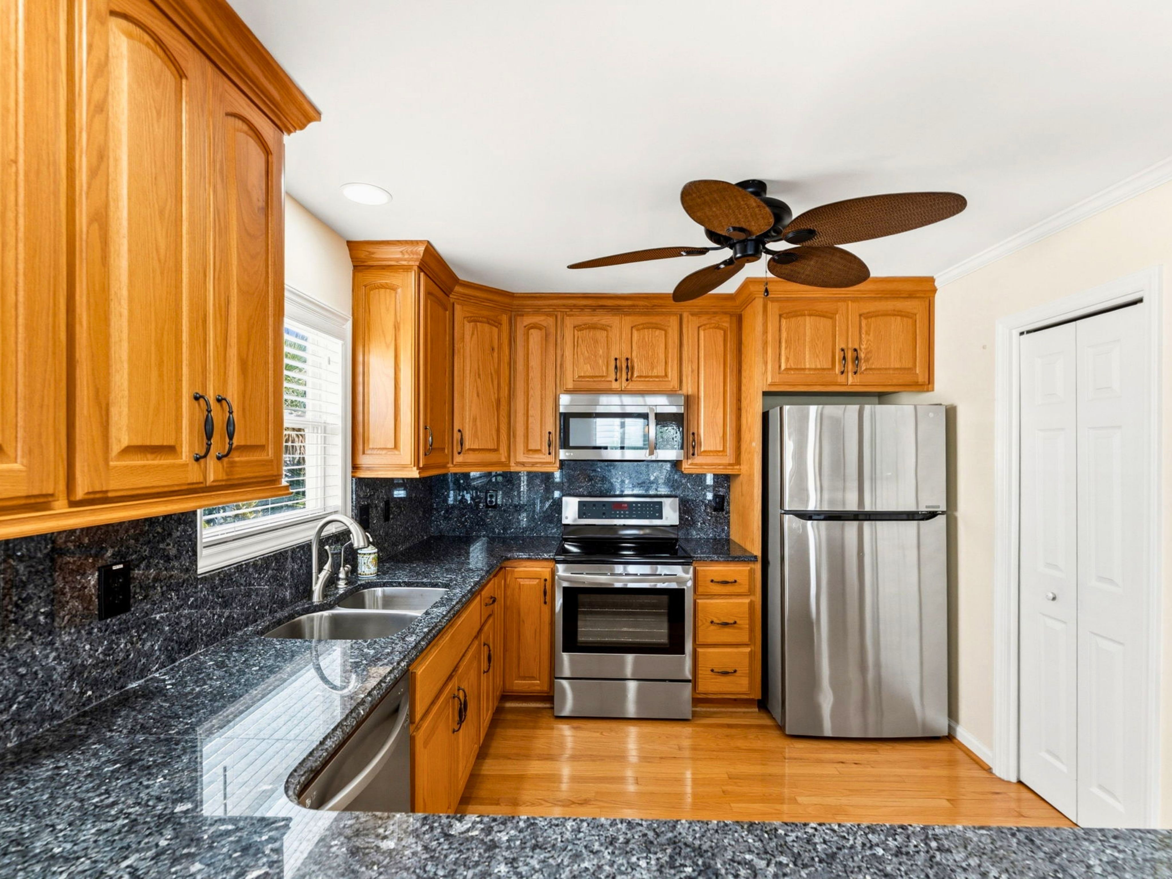  183 West Fourth Street, Ocean Isle Beach, NC 28469 - 物件實景