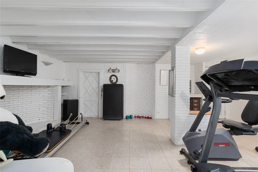 Warwick, Rhode Island, 02886, United States, 4 Bedrooms Bedrooms, ,2 BathroomsBathrooms,Residential,For Sale,1918180