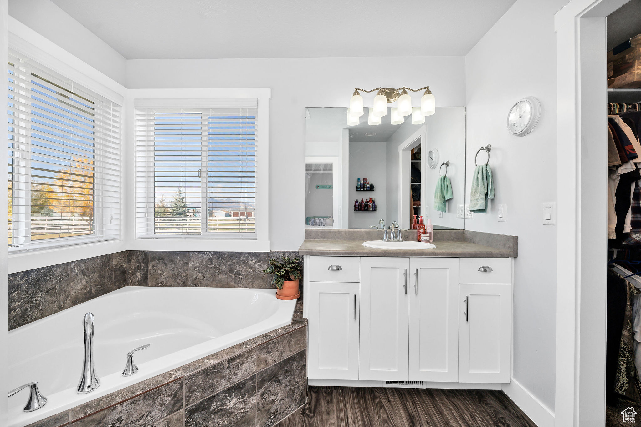 Petersboro, Utah, 84325, United States, 5 Bedrooms Bedrooms, ,2 BathroomsBathrooms,Residential,For Sale,1977679