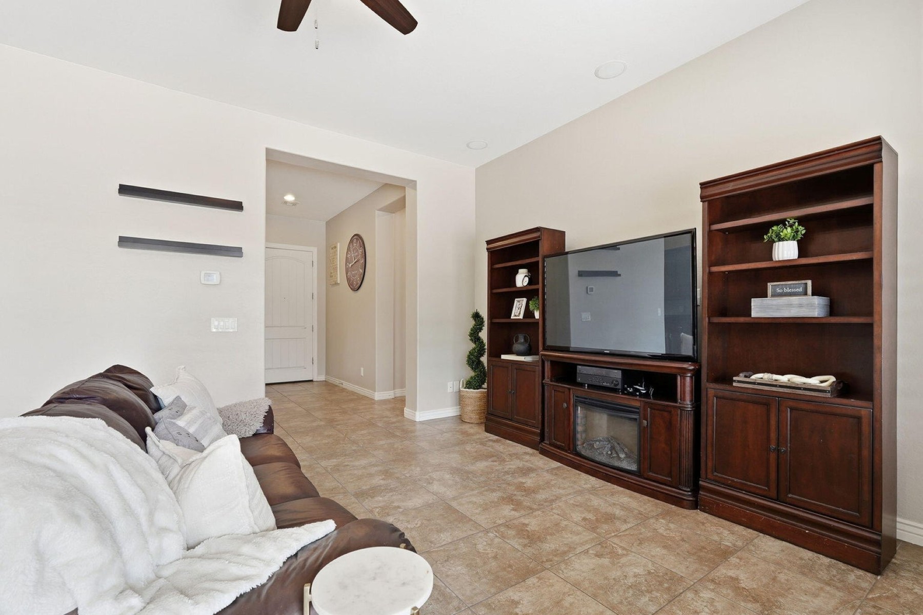  7827 S Sequoia Drive  Gilbert, AZ - 物件實景