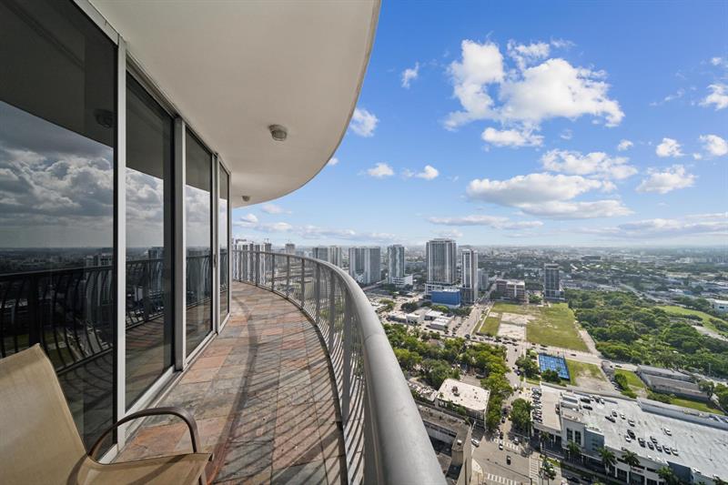 Miami, Florida, 33132, United States, 2 Bedrooms Bedrooms, ,2 BathroomsBathrooms,Residential,For Sale,1793358