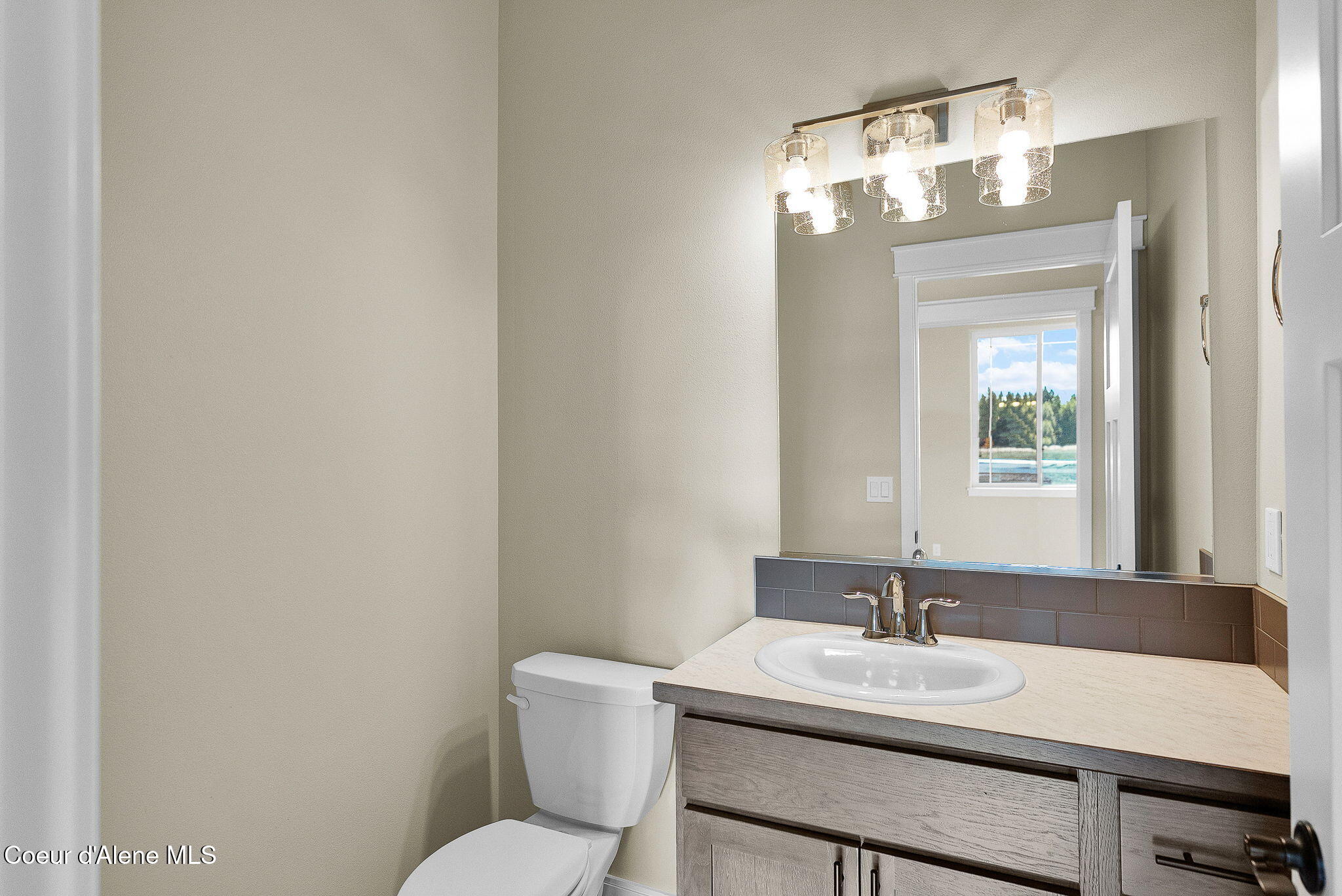 Rathdrum, Idaho, 83858, United States, 6 Bedrooms Bedrooms, ,1 BathroomBathrooms,Residential,For Sale,1989161