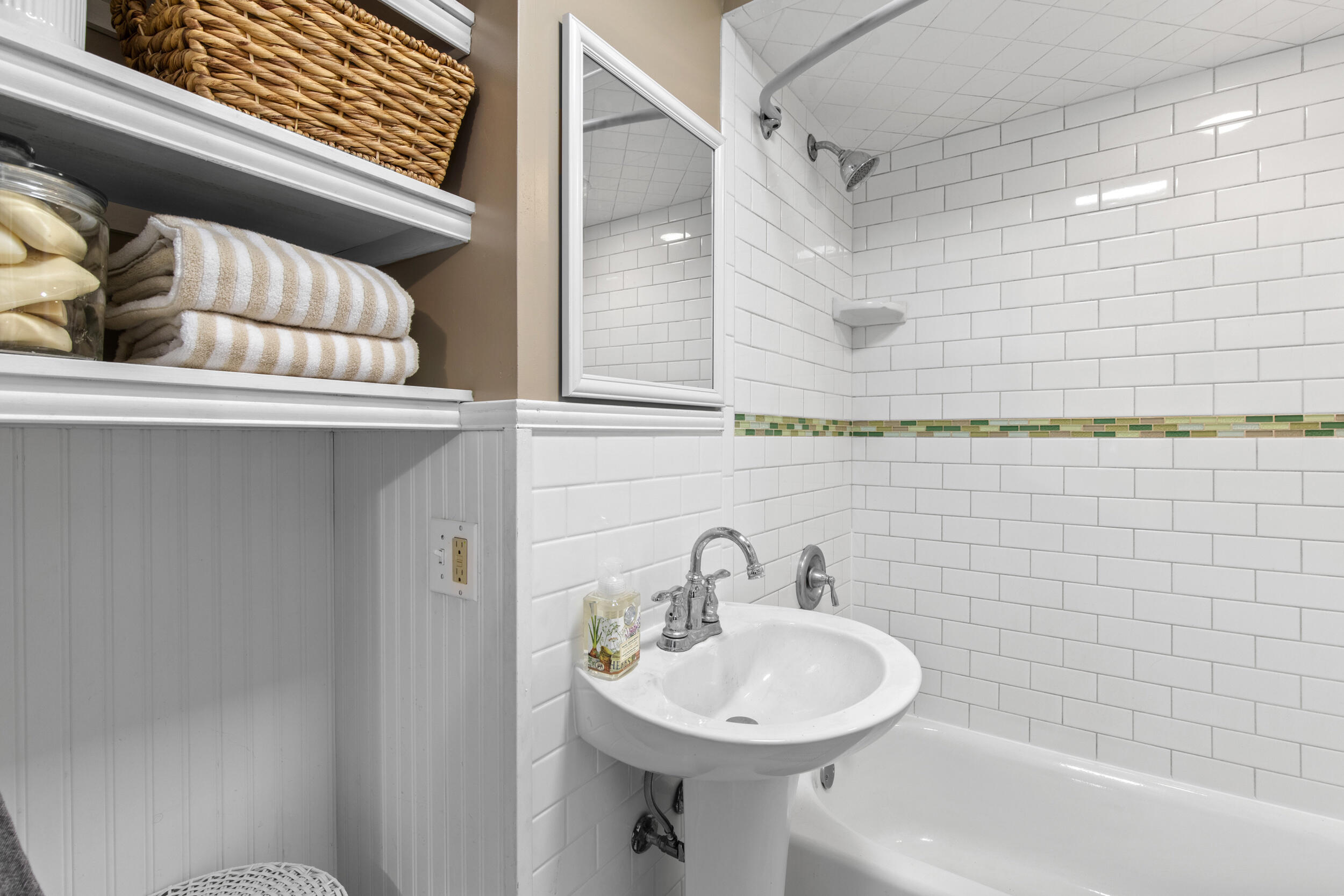Biddeford, Maine, 04005, United States, 3 Bedrooms Bedrooms, ,2 BathroomsBathrooms,Residential,For Sale,1925813