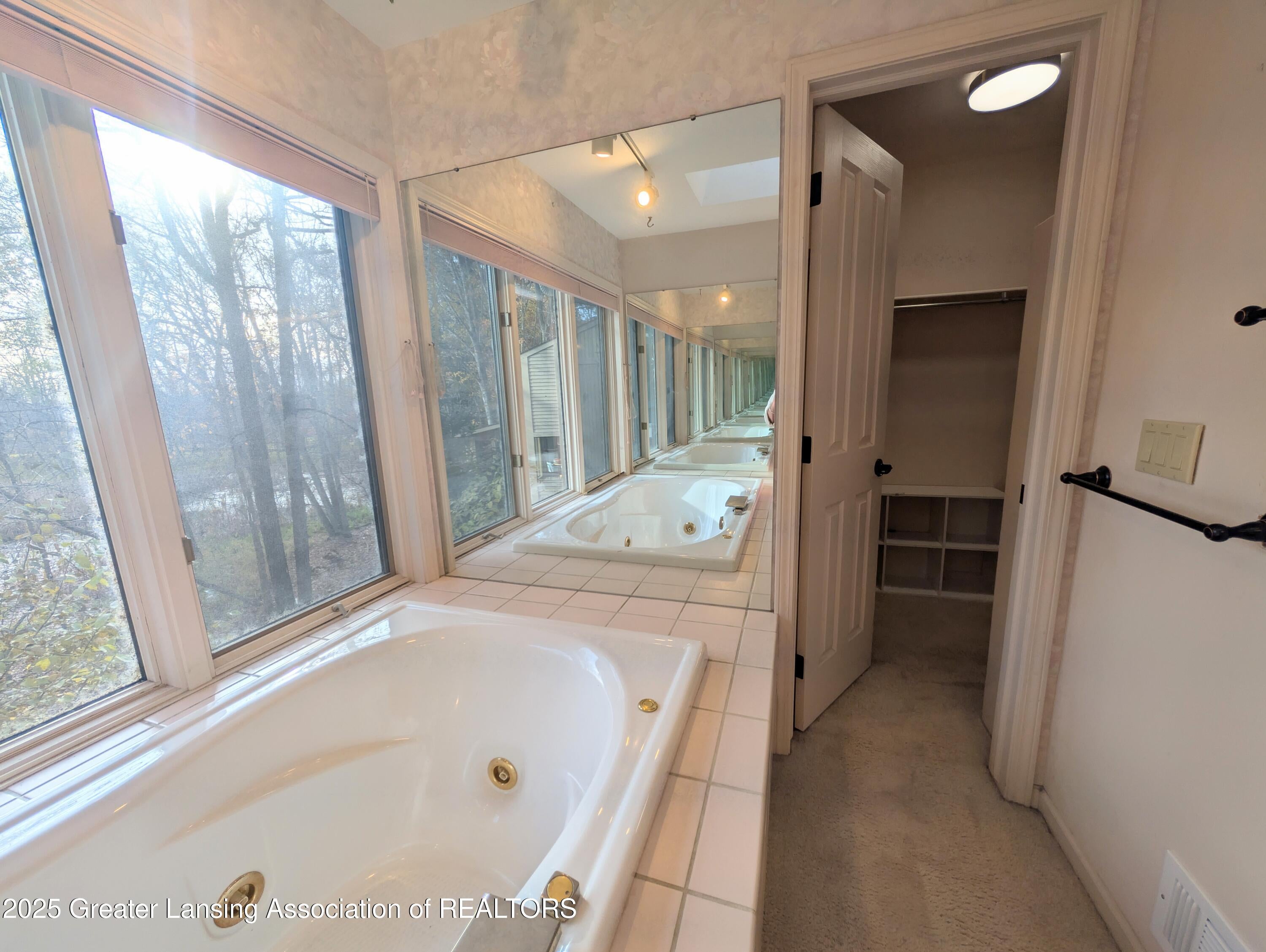 Haslett, Michigan, 48840, United States, 4 Bedrooms Bedrooms, ,4 BathroomsBathrooms,Residential,For Sale,1988994