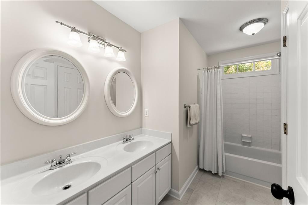 Peachtree Corners, Georgia, 30092, United States, 3 Bedrooms Bedrooms, ,3 BathroomsBathrooms,Residential,For Sale,1950975
